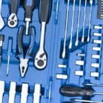 Comment retirer une cheville Molly du mur ? Nos astuces