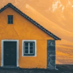 Toiture en lauze : matériaux, pose et valeur patrimoniale