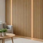 Mur salon avec panneaux décoratifs bois intérieur en lamelles de chêne naturel, éclairage LED intégré, style scandinave contemporain